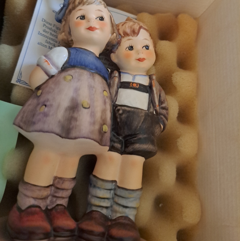 FINAL PRICE Goebel A hummel Exclusive Edition #449 The Little Pair W Box COA